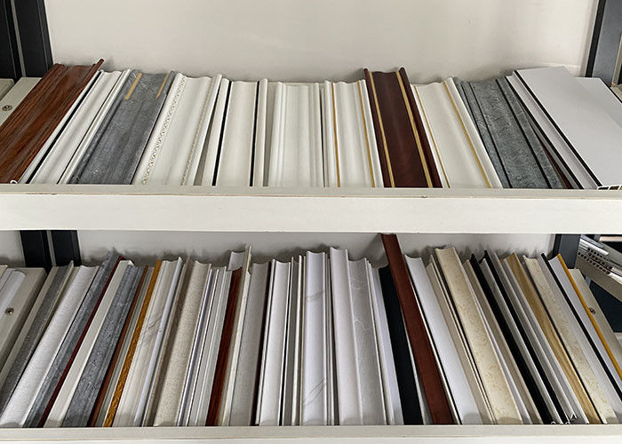 Custom Size UV Coating SPC Decorative Skirting Trim OEM ODM